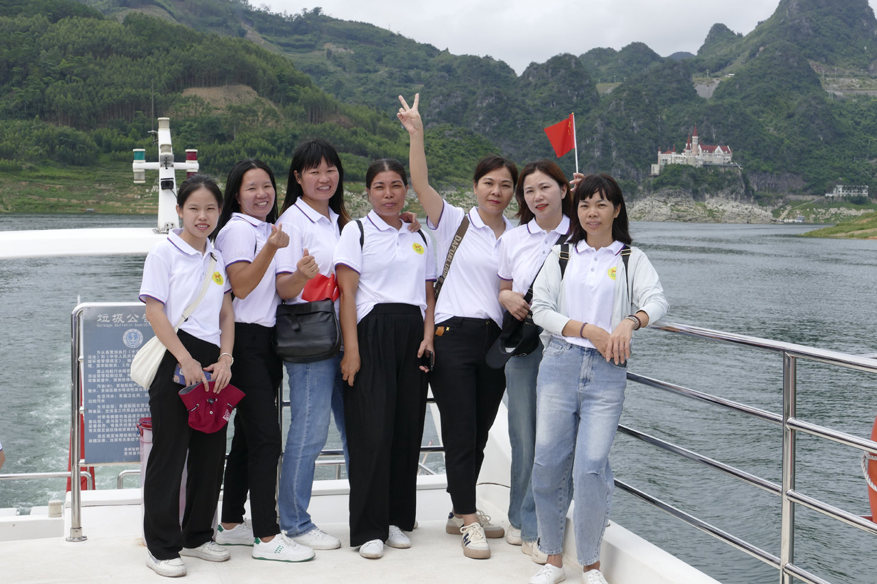 08 確認(rèn)過眼神，都是會(huì)玩的美女